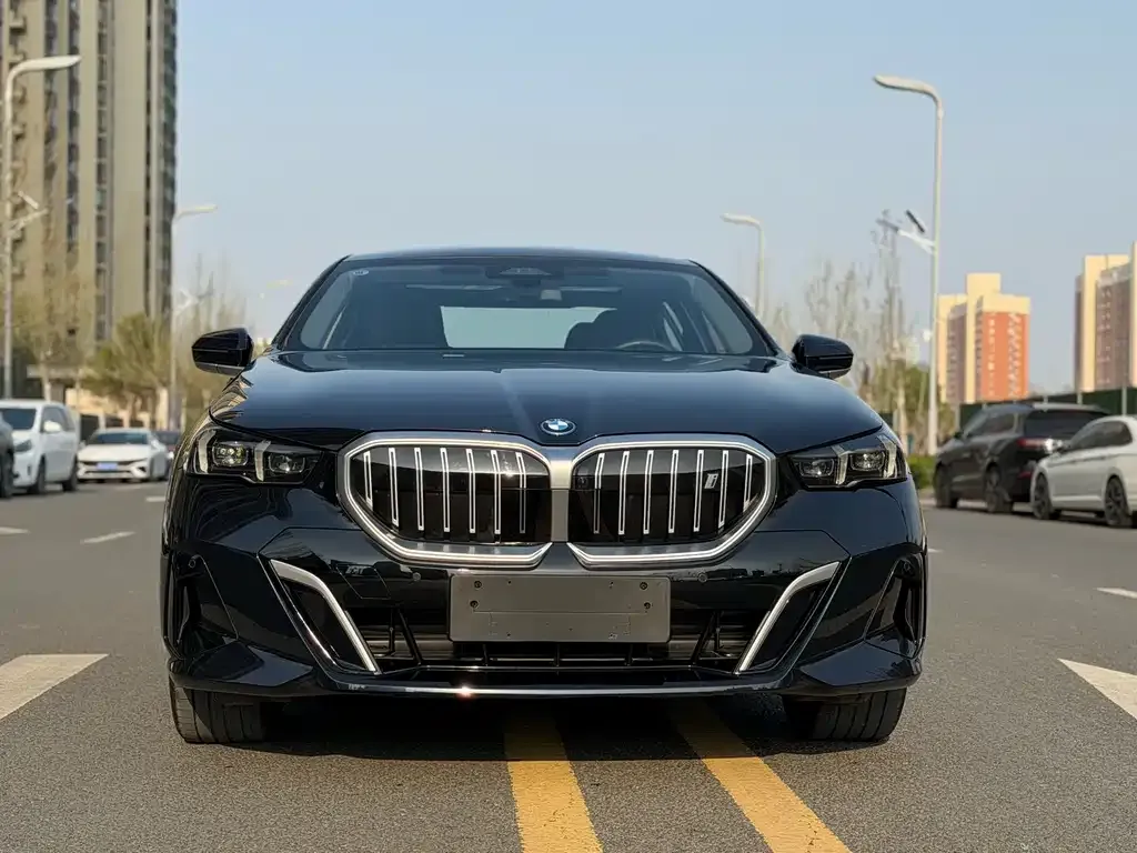 BMW i5 — фото 8