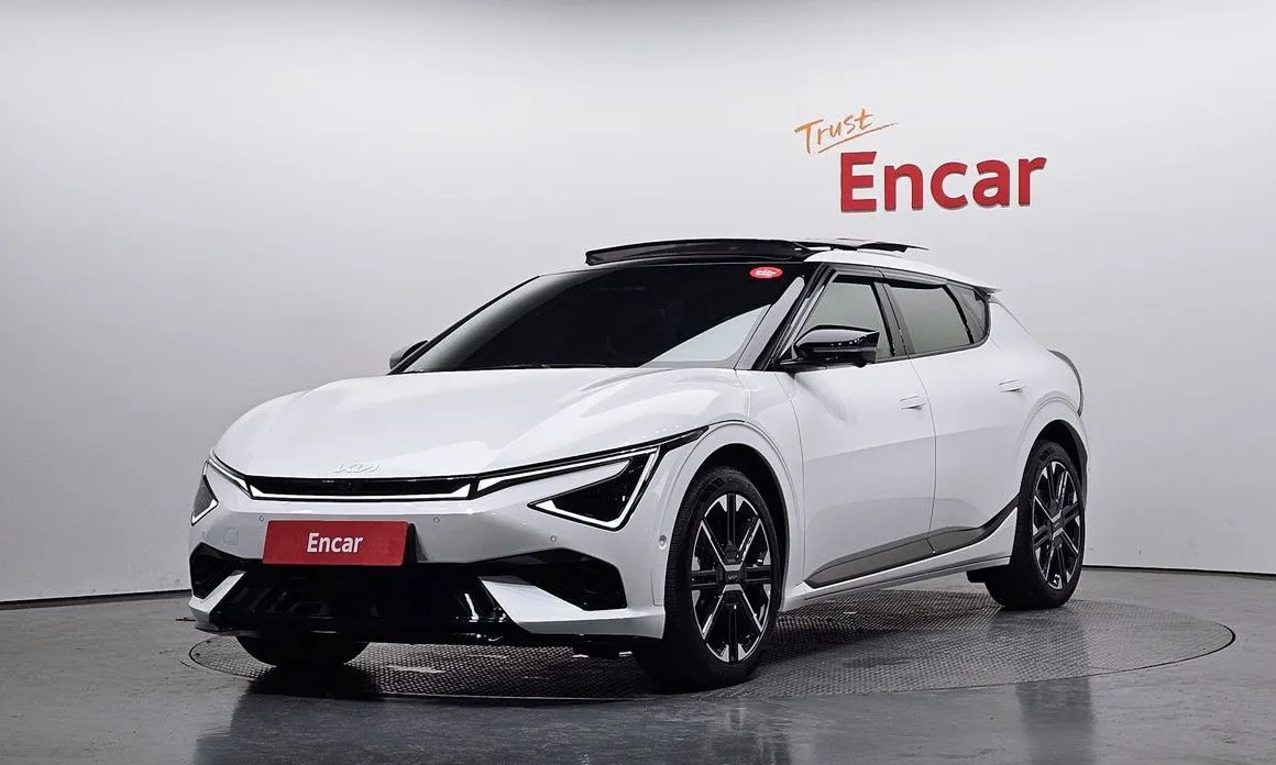 Kia EV6 — фото 1