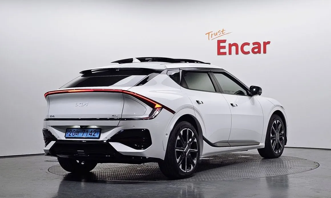 Kia EV6 — фото 6