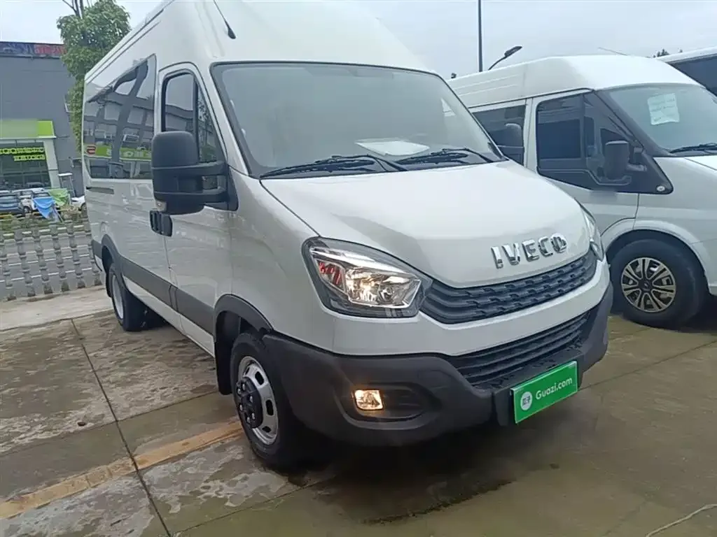 IVECO Ousheng — фото 4