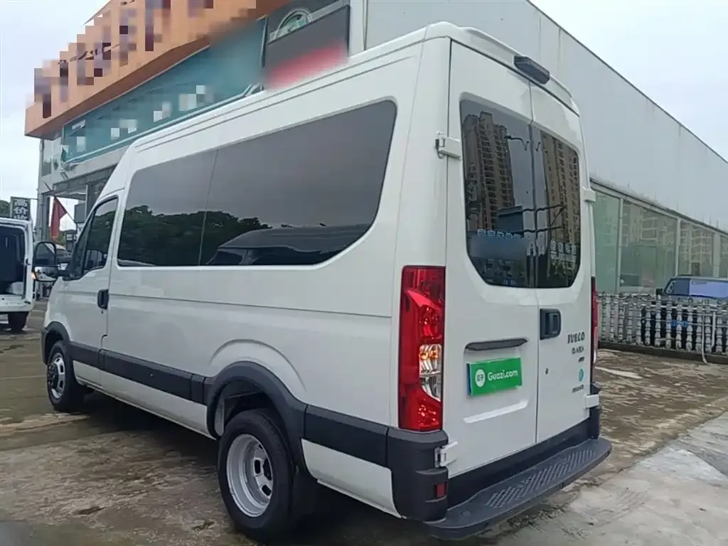 IVECO Ousheng — фото 9