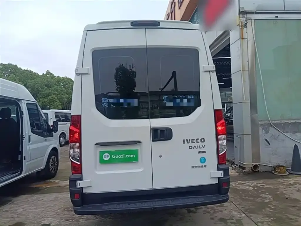 IVECO Ousheng — фото 6
