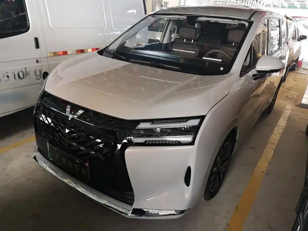 Wuling Starlight 730 New Energy — фото 1