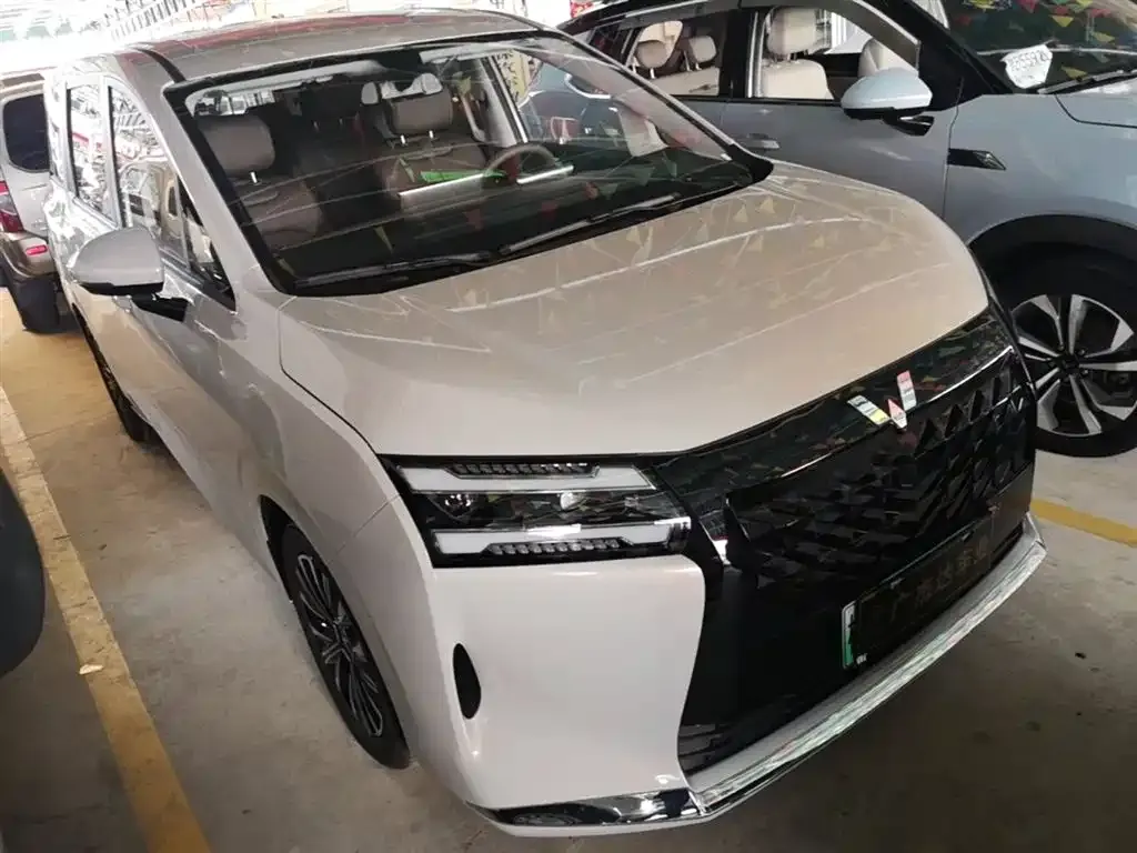 Wuling Starlight 730 New Energy — фото 10