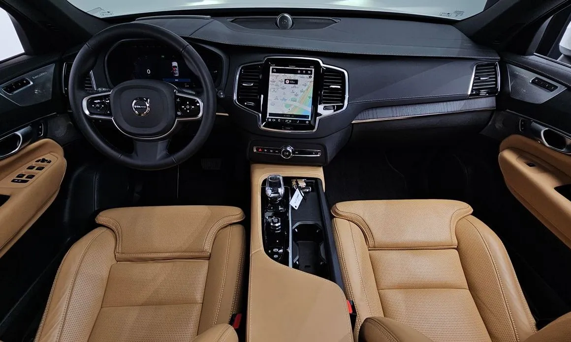 Volvo XC90 — фото 10