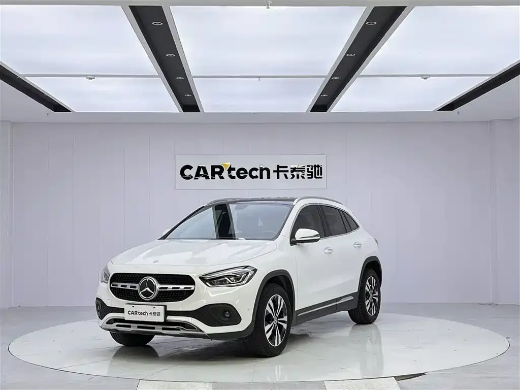 Mercedes-Benz GLA — фото 1