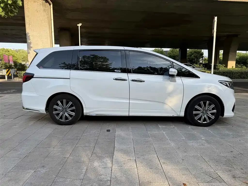 Honda Odyssey — фото 10