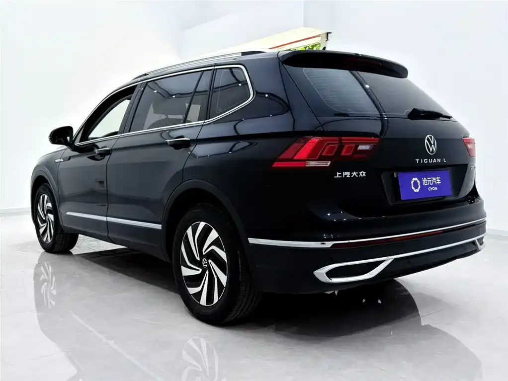 Volkswagen Tiguan L — фото 8