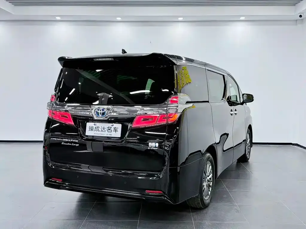 Toyota Vellfire — фото 2