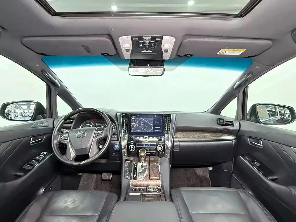 Toyota Vellfire — фото 9