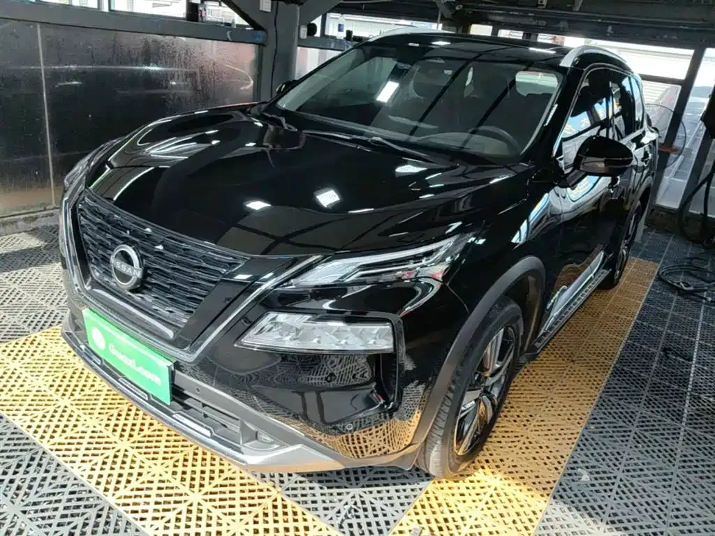 Nissan X-Trail — фото 1