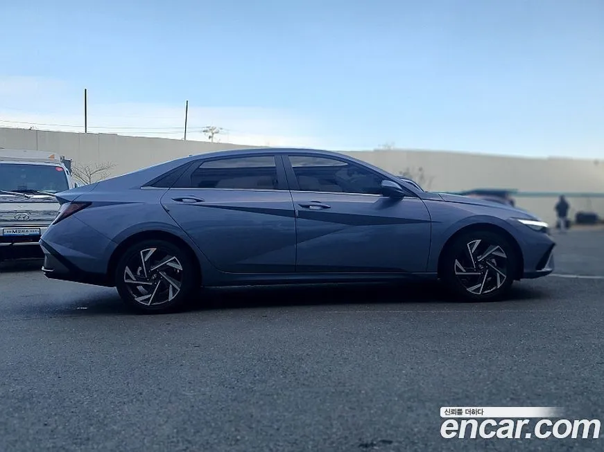 Hyundai AVANTE — фото 3
