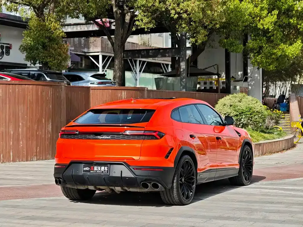 Lamborghini Urus SE — фото 5