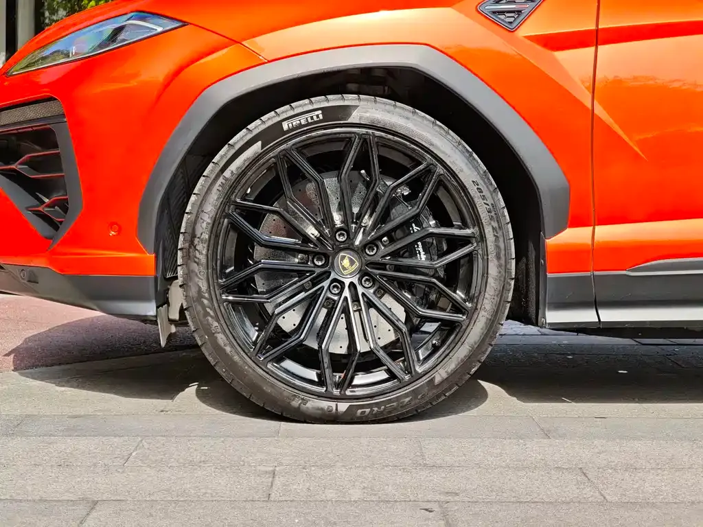 Lamborghini Urus SE — фото 3