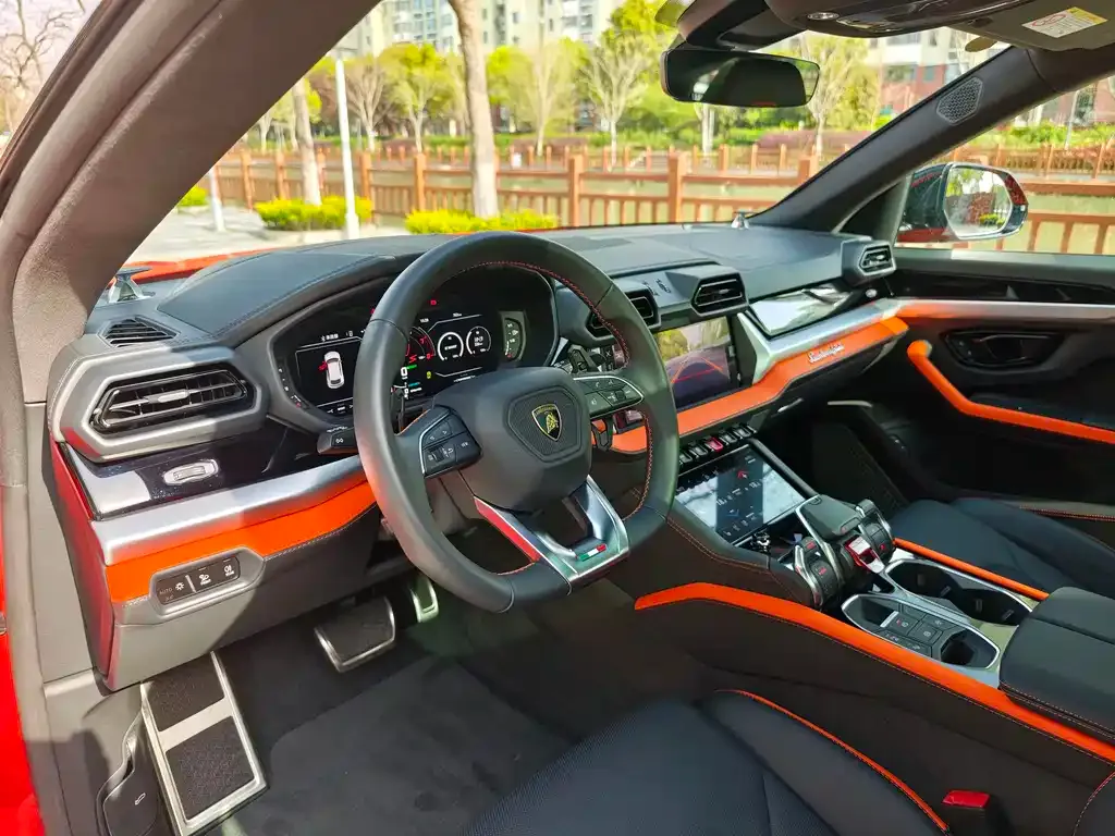 Lamborghini Urus SE — фото 4
