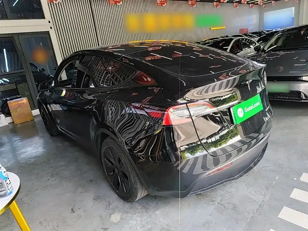 Tesla Model Y — фото 4