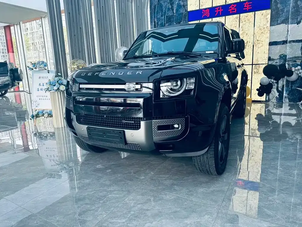 Land Rover Defender — фото 1