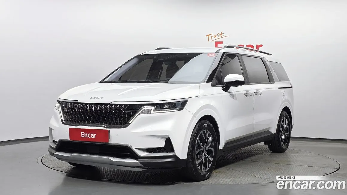 Kia Carnival — фото 1