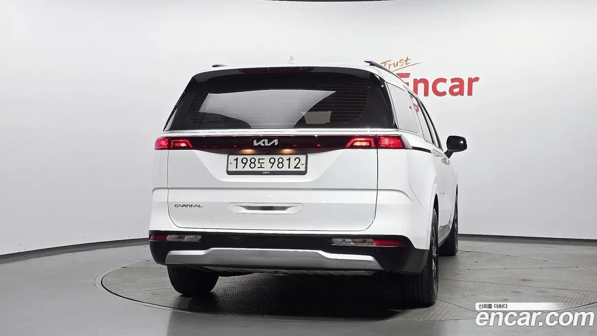 Kia Carnival — фото 2
