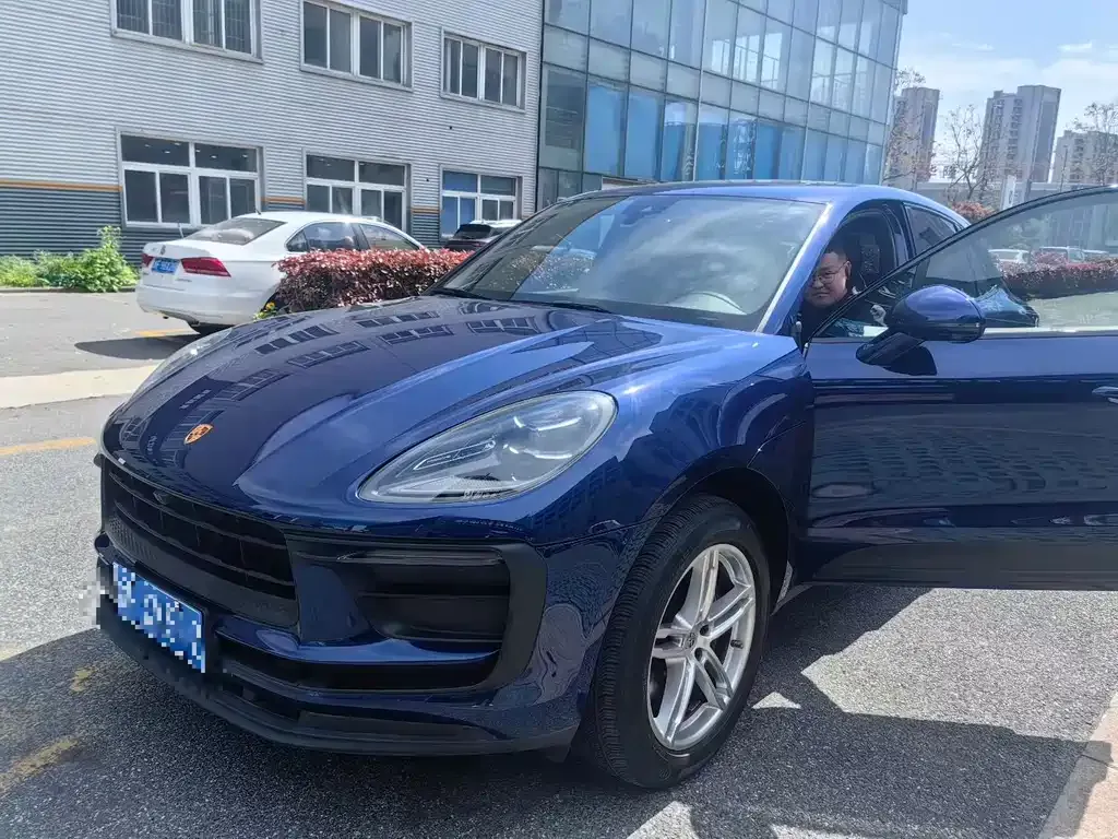 Porsche Macan — фото 1