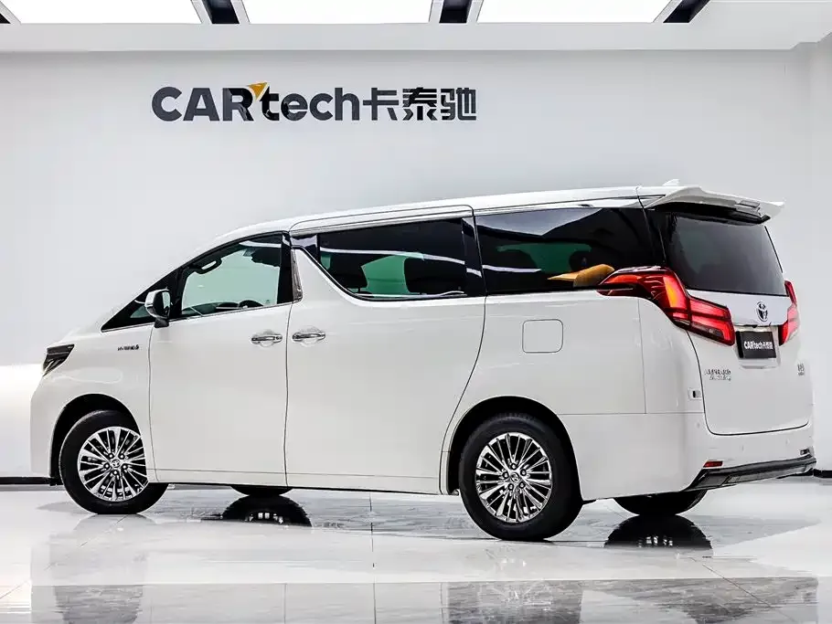 Toyota Alphard — фото 6