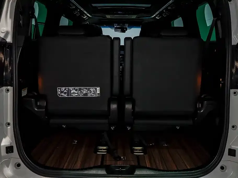Toyota Alphard — фото 7