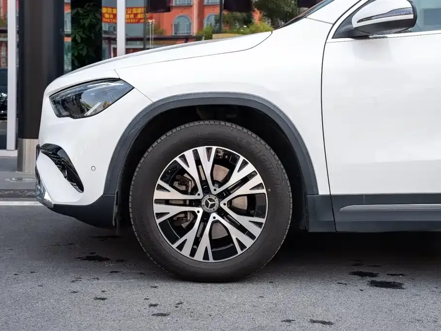 Mercedes-Benz GLA — фото 8