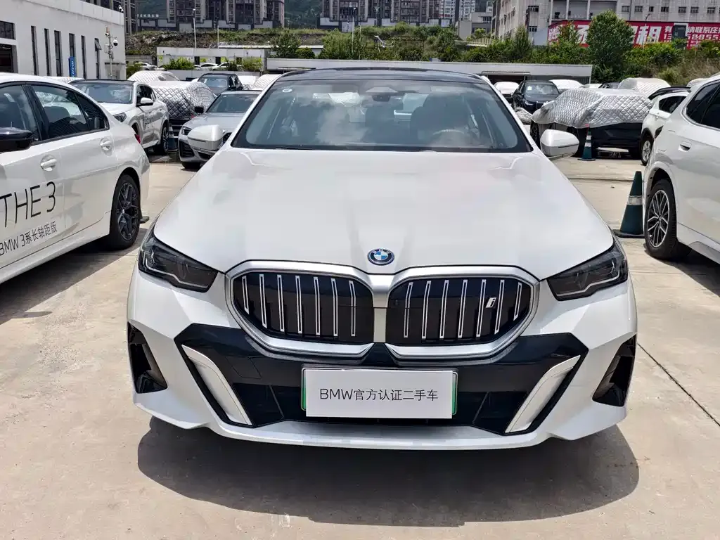 BMW i5 — фото 6