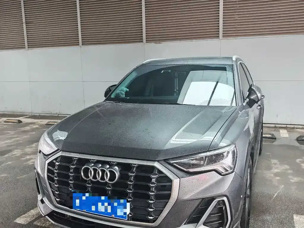 Audi Q3 — фото 1