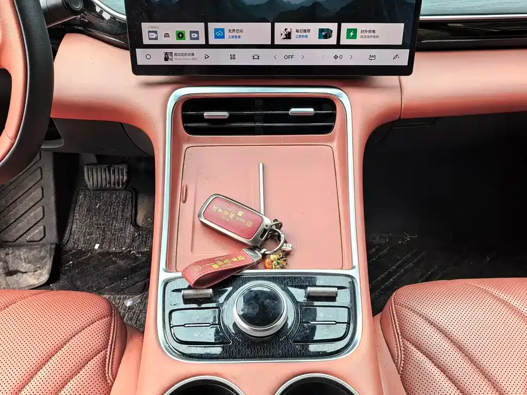 Geely Galaxy L6 — фото 10