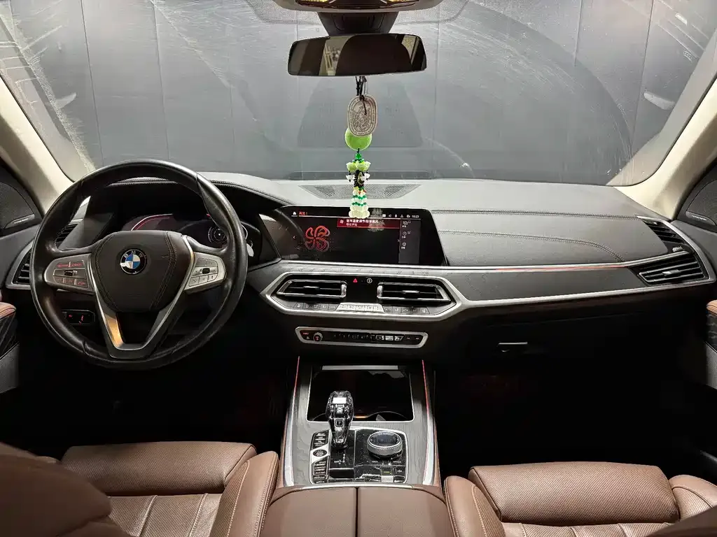 BMW X7 — фото 9