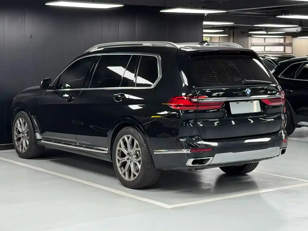 BMW X7 — фото 4