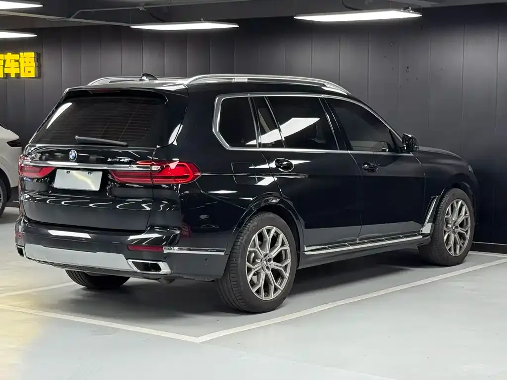 BMW X7 — фото 3