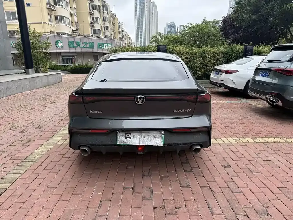 Changan UNI-V iDD — фото 6