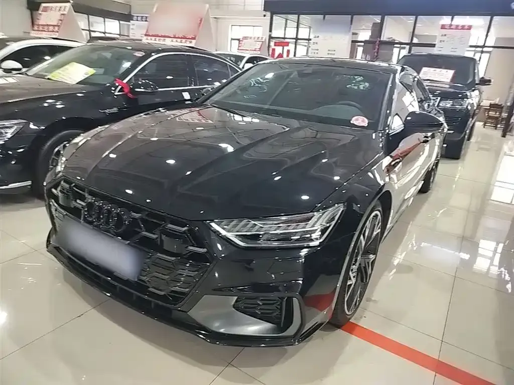 Audi A7L — фото 1