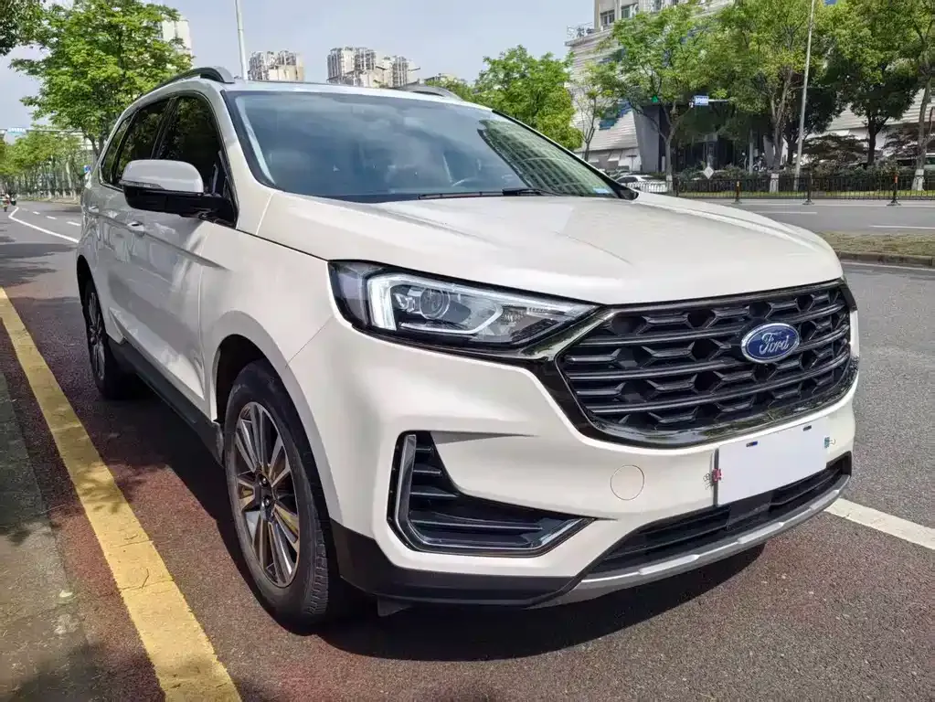 Ford Edge — фото 10