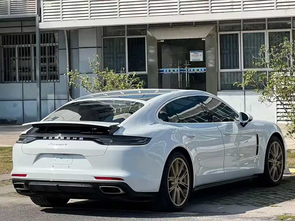 Porsche Panamera — фото 6