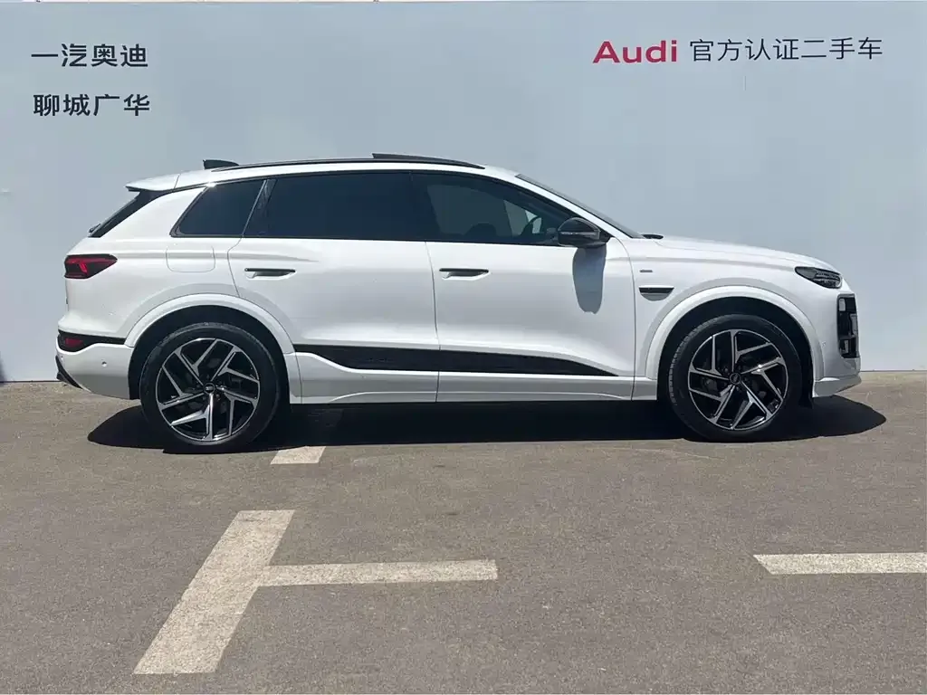Audi Q6L e-tron — фото 4