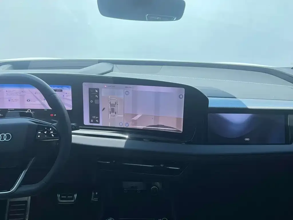 Audi Q6L e-tron — фото 2
