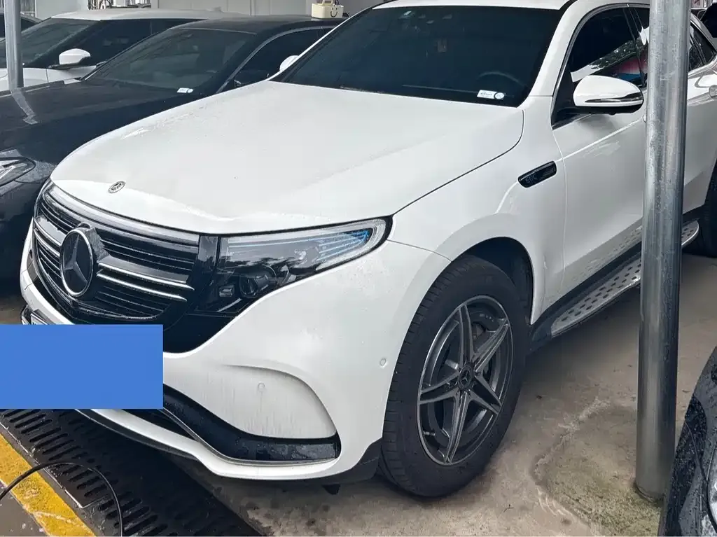 Mercedes-Benz EQC — фото 1