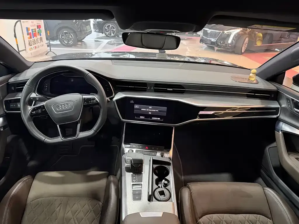 Audi A7L — фото 10