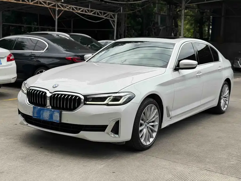 BMW 5 Series — фото 1