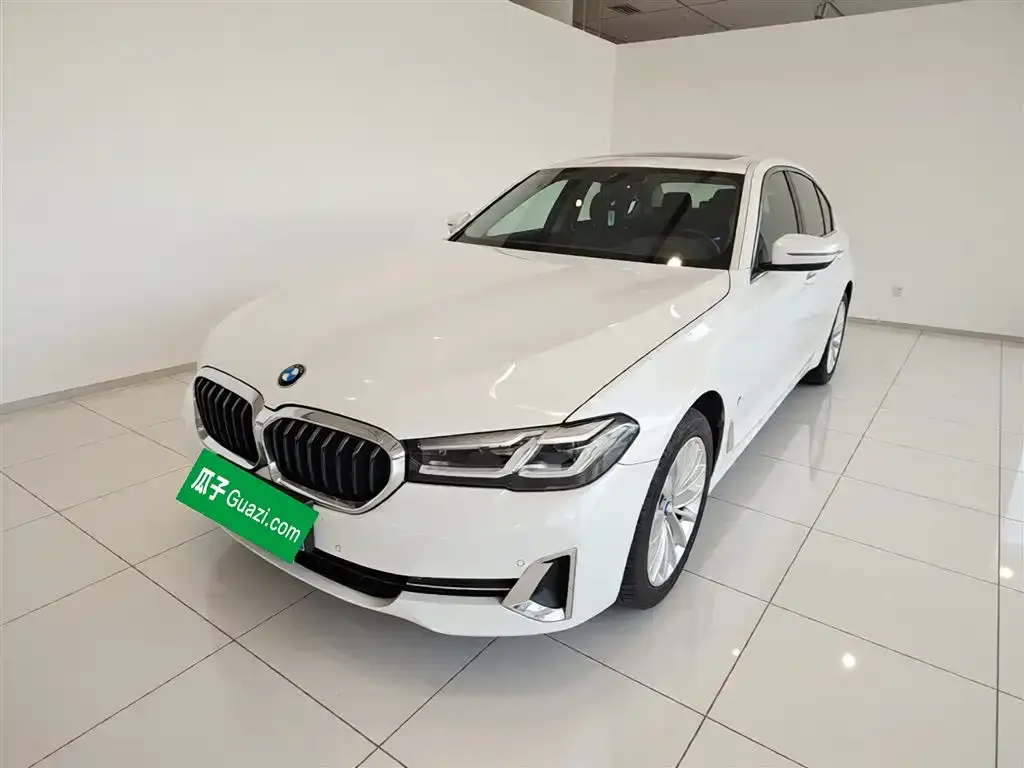 BMW 5 Series — фото 1