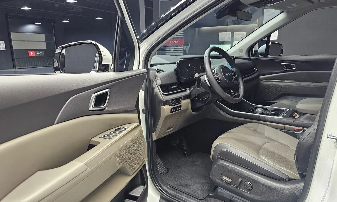 Kia Carnival — фото 10