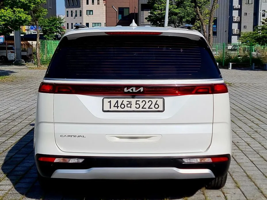 Kia Carnival — фото 6