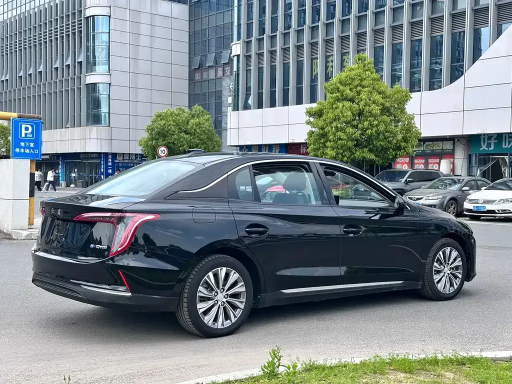 Hongqi E-QM5 — фото 6
