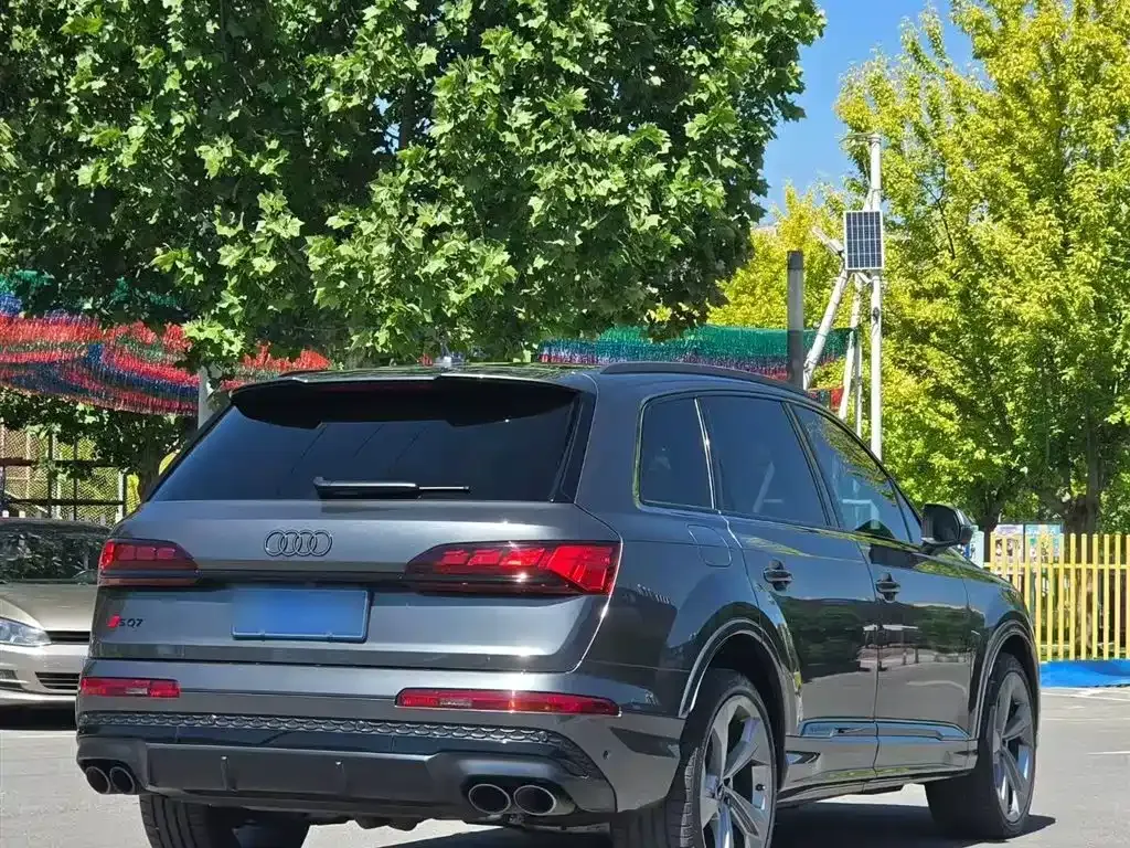 Audi SQ7 — фото 10