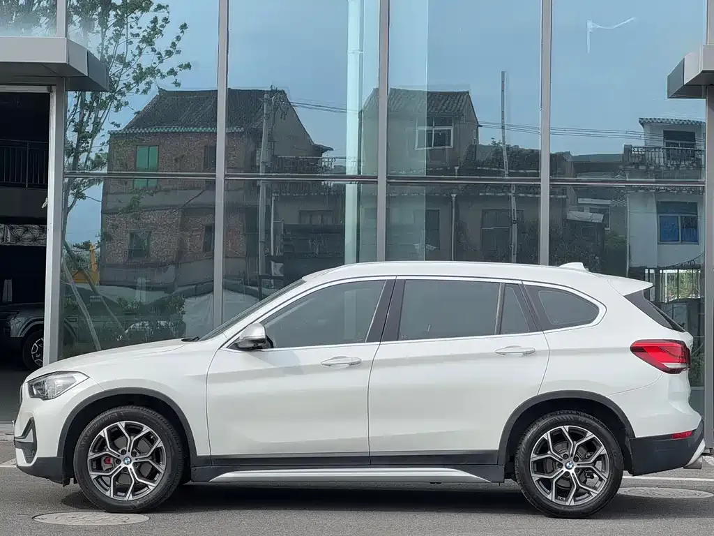 BMW X1 — фото 10