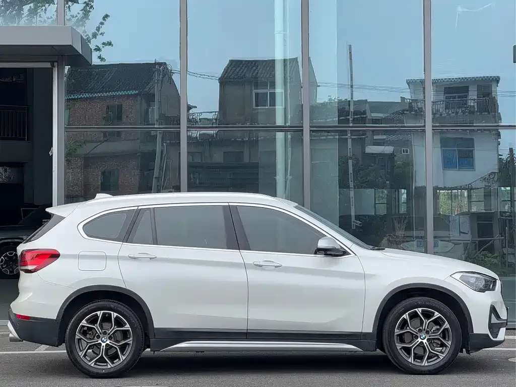 BMW X1 — фото 5