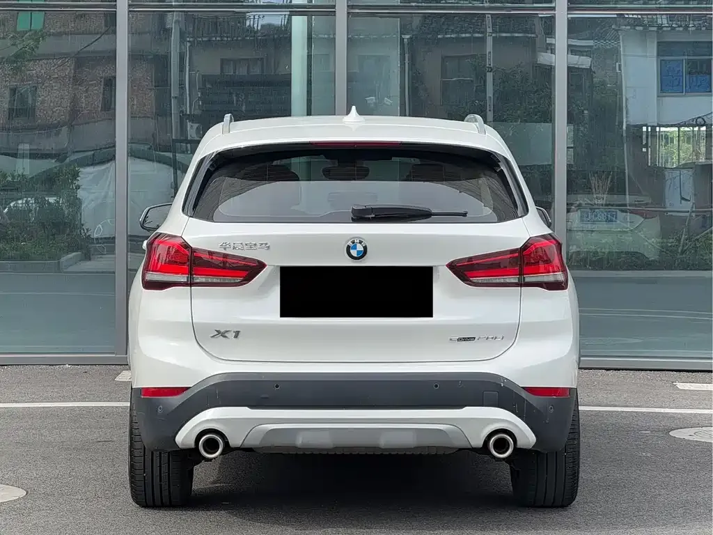 BMW X1 — фото 9